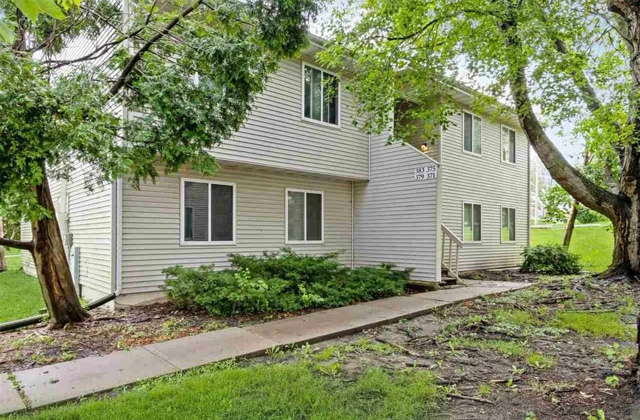 2 bed, 896 sqft, $1,250 — Photo 1