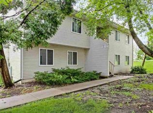 379 Willowind Pl, Iowa City, IA 52246