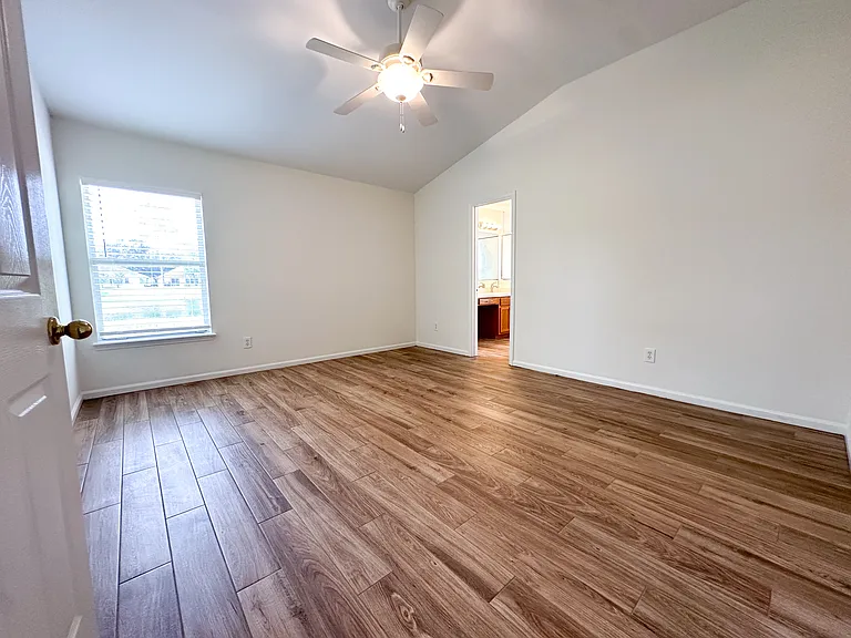 961 N Lilac Loop — Photo 10