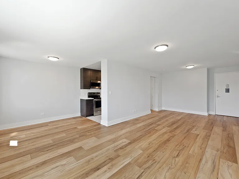 1130 Pelham Pkwy S #7G — Photo 1