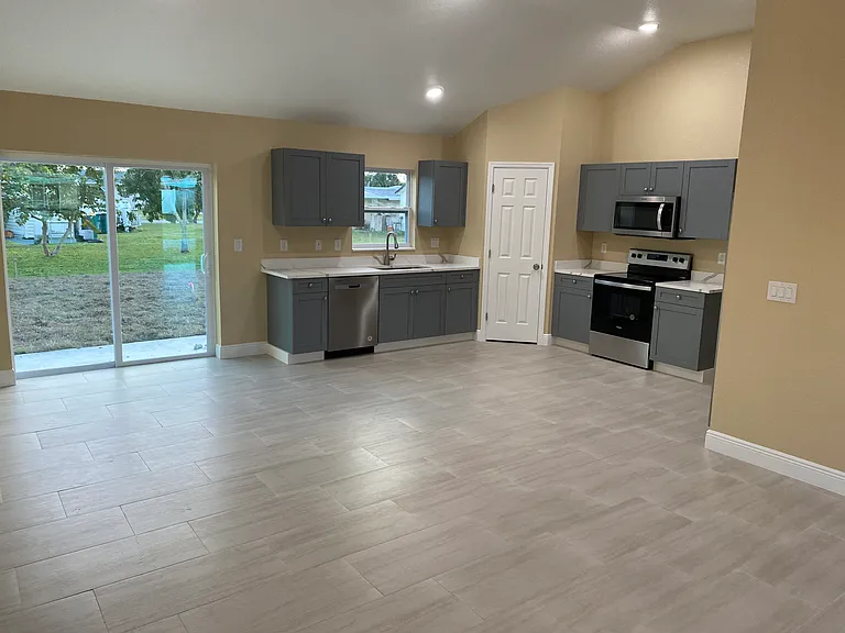 530 Decatur St — Photo 7