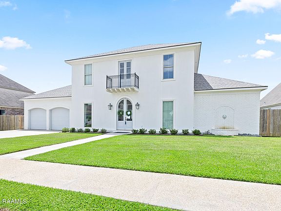 2nd image of 1044 The Lake Dr