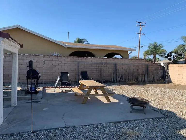 12964 Roswell Ave — Photo 3
