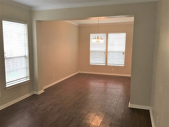 4th image of 2841 Alcott Ln