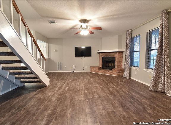4th image of 1217 Boenig Dr