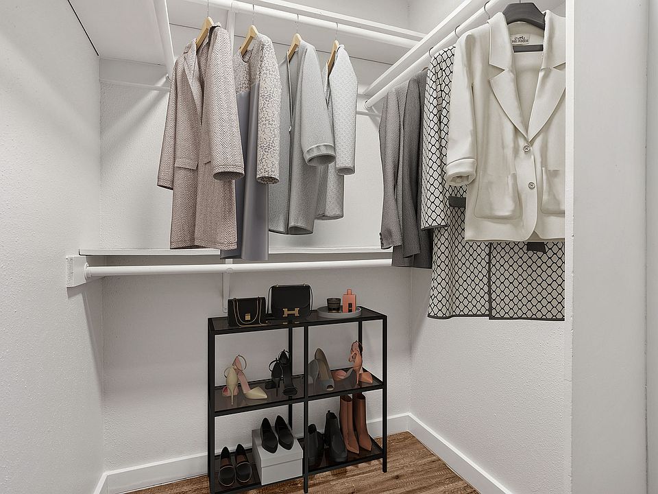 C242440 TheWestside_VS Stills_2B2B Closet
