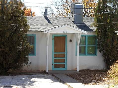 A Poor Kings Cottage - classic 1920's bungalow