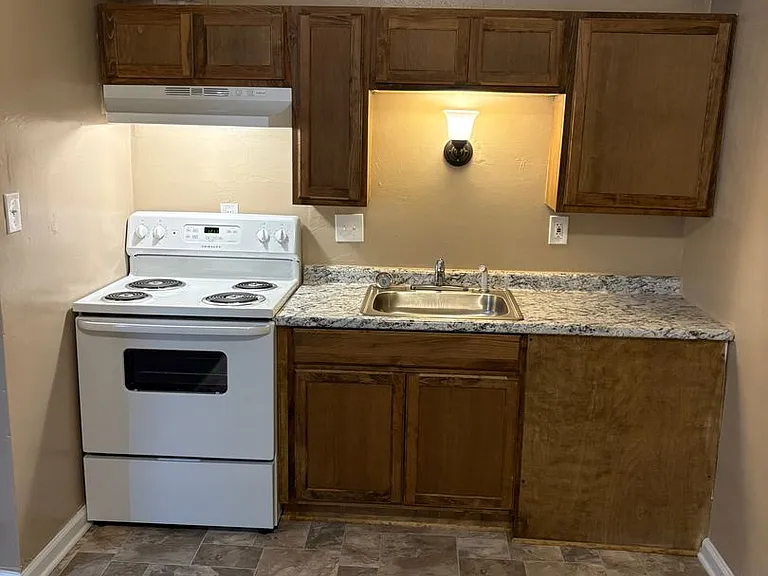 River Pointe Apartments — Photo 18