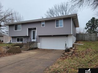 215 Fairfield St, Lincoln, NE 68521