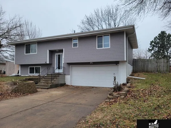 215 Fairfield St, Lincoln, NE 68521