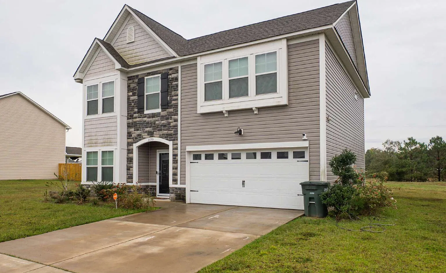 4 bed, 2.5 bath, 2250 sqft, $2,100 — Photo 3