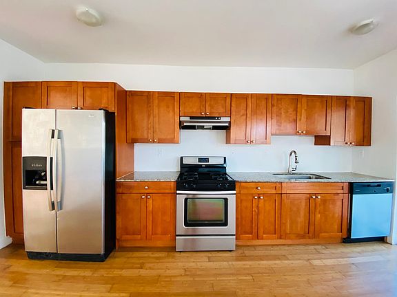 3rd image of 7946 Tatum Waterway Dr #9