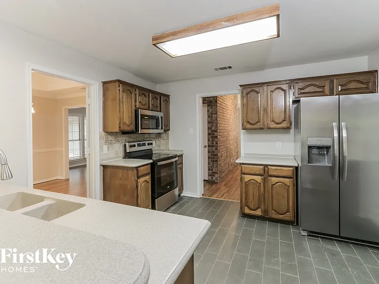 542 Renee Ln — Photo 7