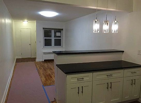 1st image of 928 Quincy Ave #2