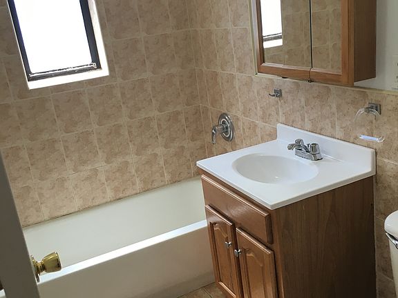 5th image of 672 Ocean Ave APT D7