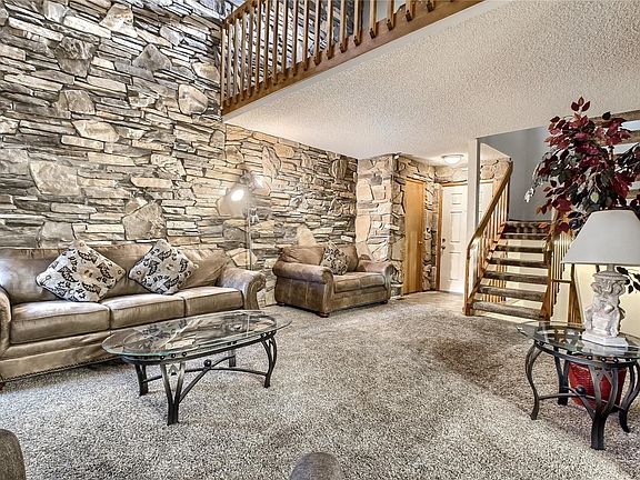 MAIN FLOOR LIVING ROOM