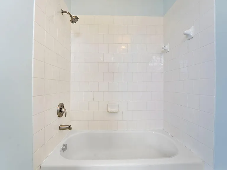 560 NW 39th Cir #560 — Photo 32