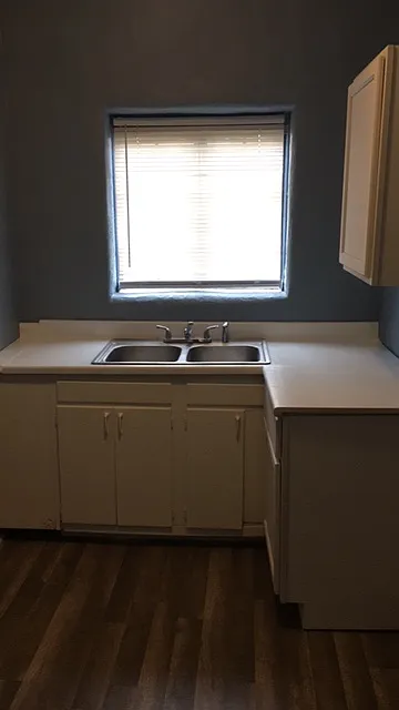 2 bed, 900 sqft, $1,300 — Photo 4