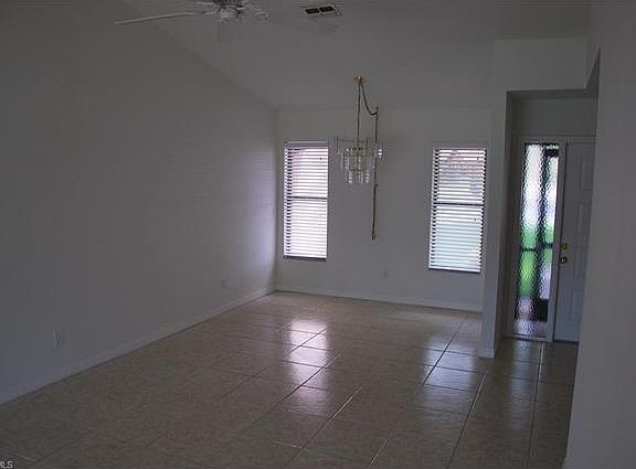 3rd image of 13127 Hampshire Ct
