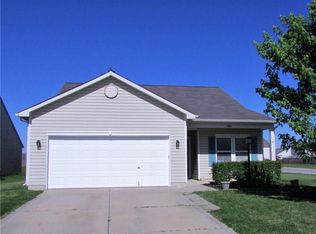 1464 Round Lake Rd, Greenwood, IN 46143