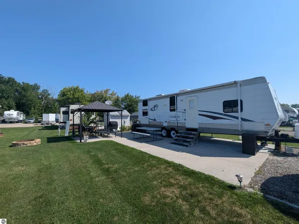 831 S Main St, Au Gres, MI 48703