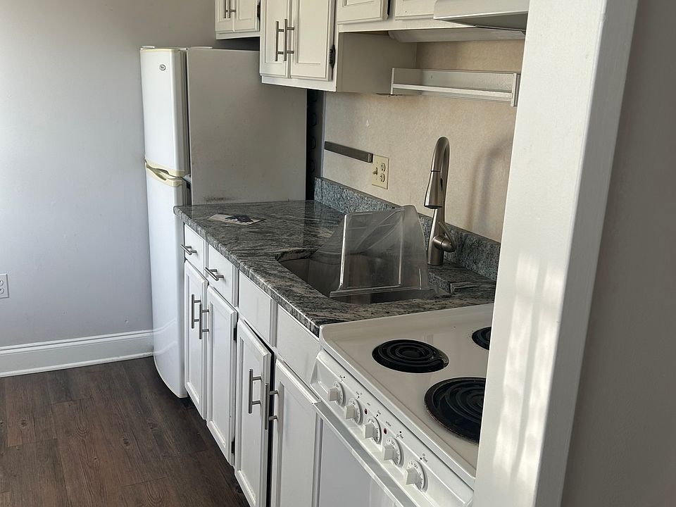 1st image of 4 E Athens Ave APT 102