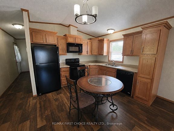 2nd image of 75 Coral St