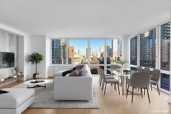 Sold by Compass | media 1
