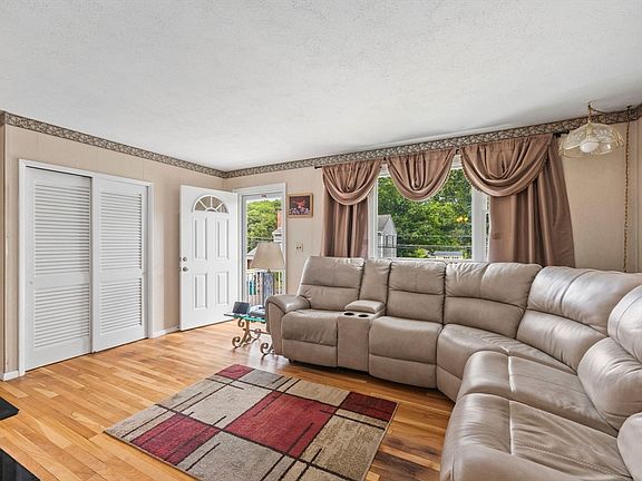 5th image of 170 Verona St