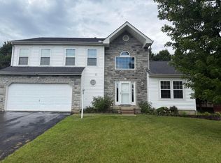 156 Knights Bridge Dr E, Pickerington, OH 43147
