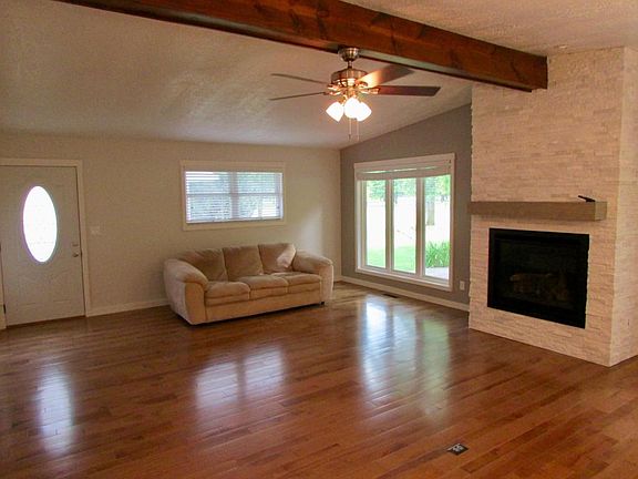 5th image of 956 S Emerald Hills Dr