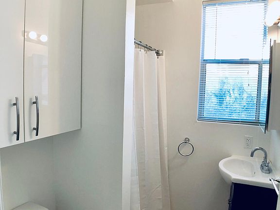 3rd image of 426 Broadway APT 204