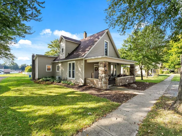 206 E Church St, Pierceton, IN 46562