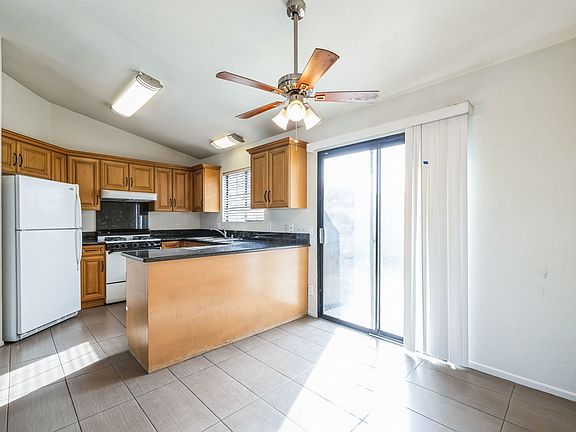 4th image of 78441 Avenue 42 APT C