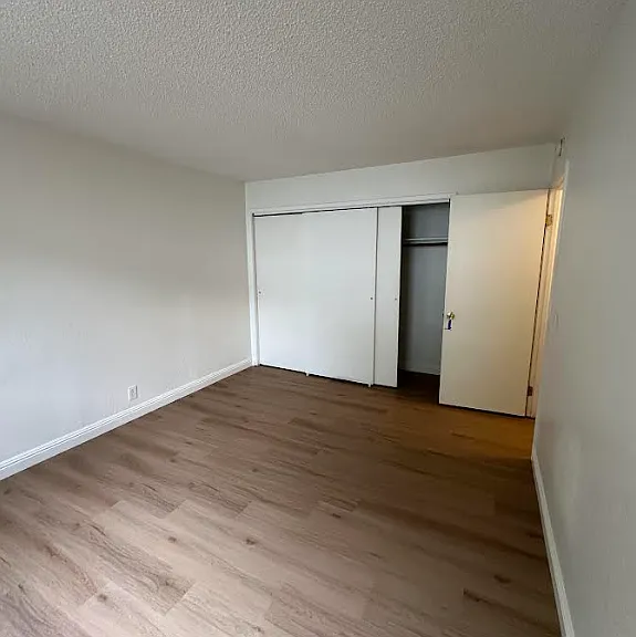 15 Royale Ave — Photo 13
