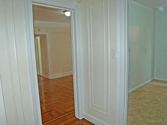 Rented by LG Realty Solutions Inc | media 6