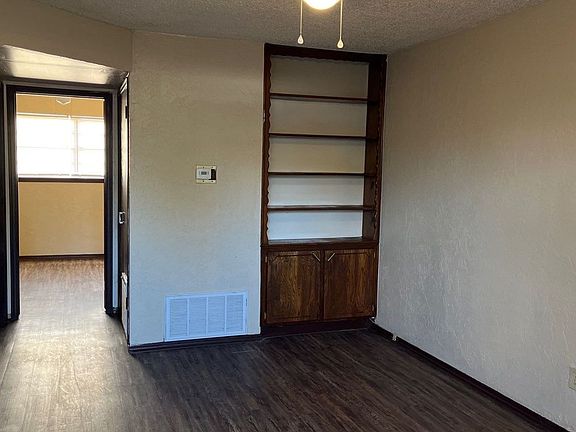 3rd image of 7215 N Macarthur Blvd #4