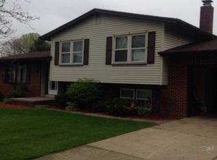 3208 Meadow Ln, New Castle, PA 16105