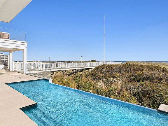 4th image of 785 Dune Rd