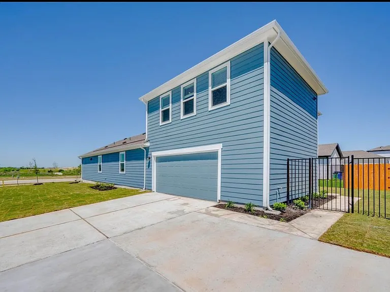 8000 Skytex St — Photo 22