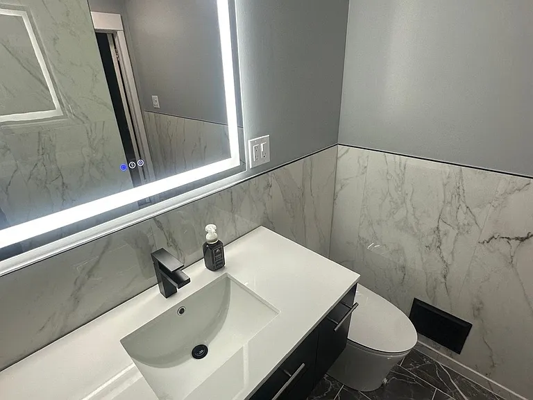 1701 James St — Photo 3