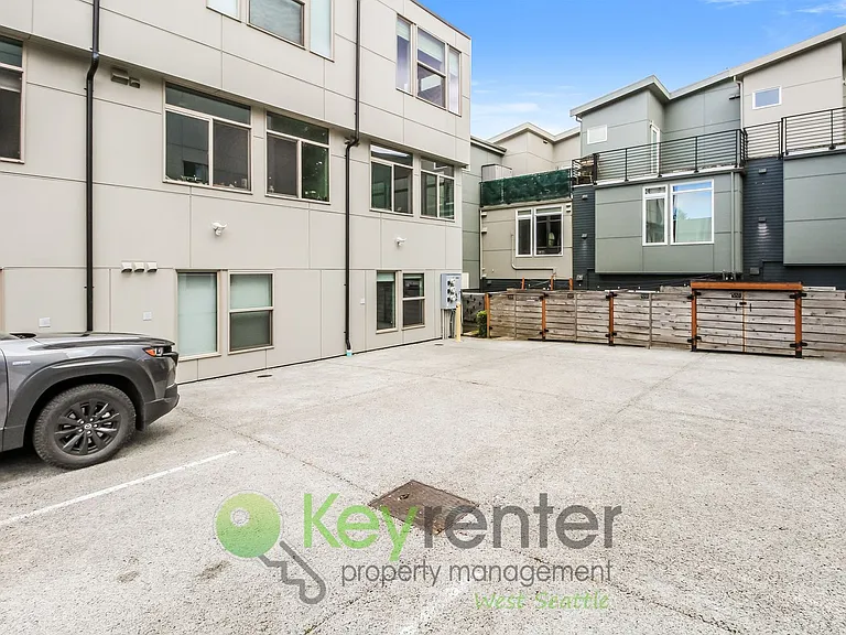 5259 Fauntleroy Way SW — Photo 33