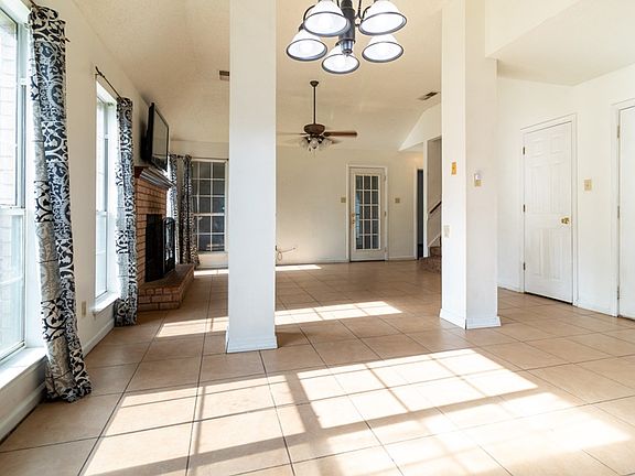 3rd image of 310 Southwind Dr