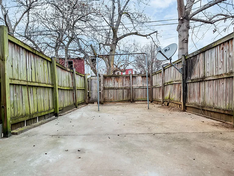 2214 Wilkens Ave — Photo 23