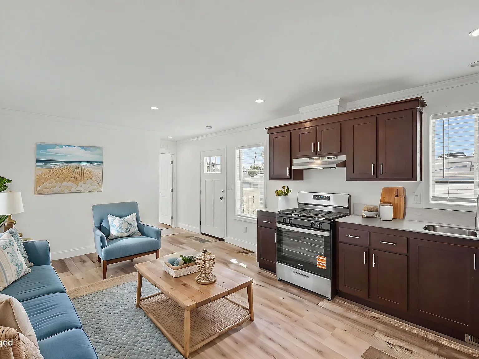2 bed, 700 sqft, $1,445 — Photo 2