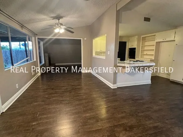 2709 Saint Marys St, Bakersfield, CA 93305