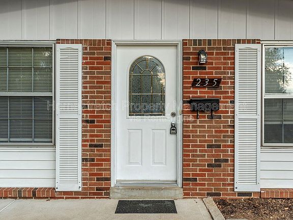3rd image of 235 Moule Dr