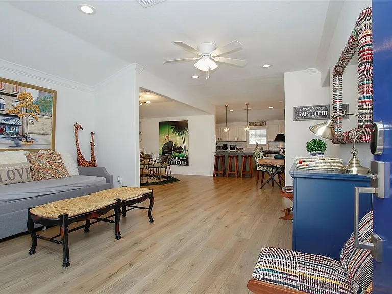 1518 Sabine St — Photo 8