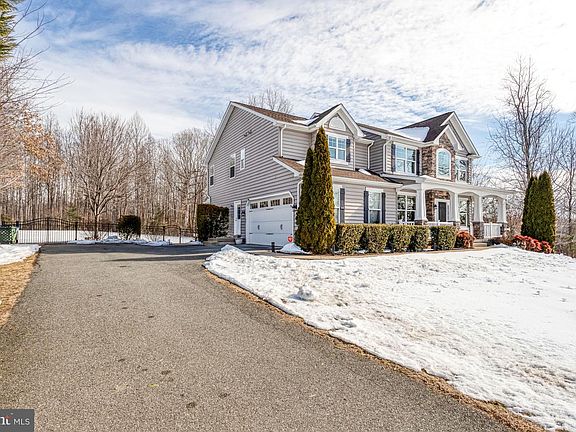 4th image of 25 Rhonda Ct