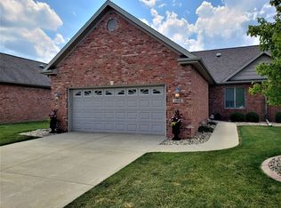 1803 Dunraven Rd, Bloomington, IL 61704